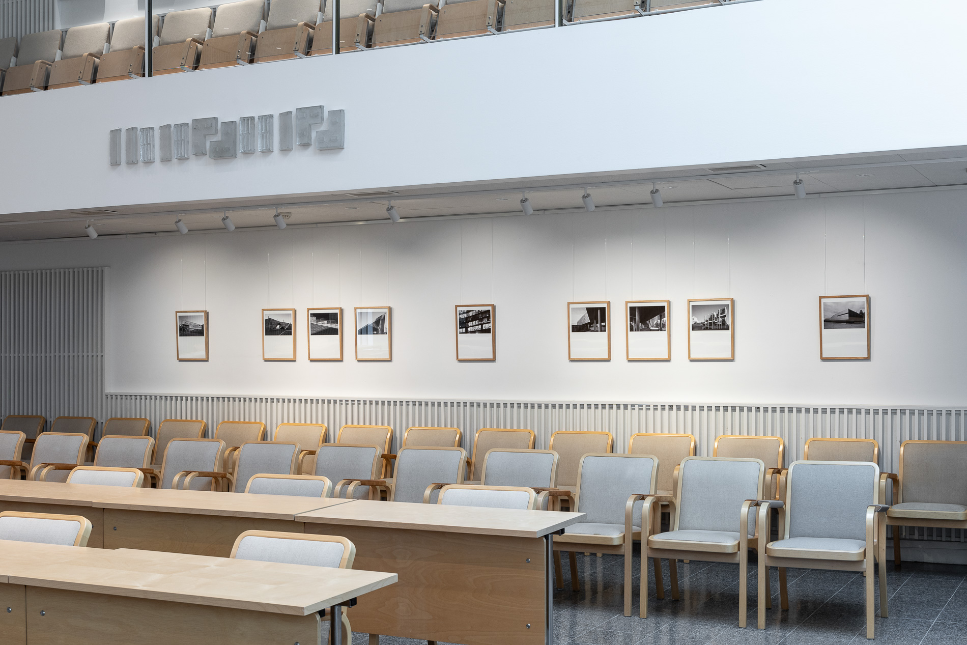 Installation view of Arkkitehtoniset introspektiot at Valtuustosali, Tammela, 20 October – 14 November 2025
